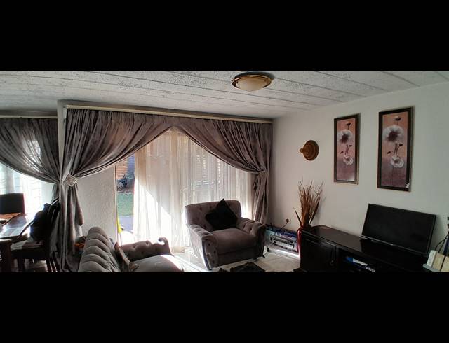 2 BEDROOM SECTIONAL TITLE FOR SALE IN BENONI CENTRAL